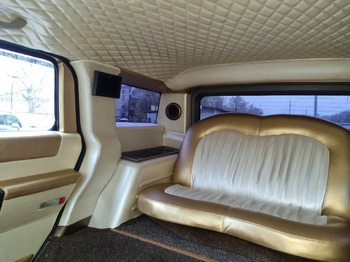 Аренда автомобиля Лимузин-джип Hummer с водителем 3