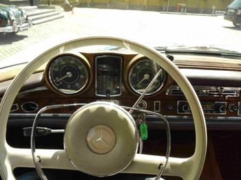 Аренда автомобиля Mercedes-Benz 300SE (W112)  с водителем