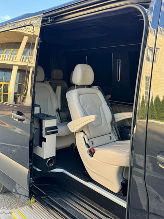 Аренда автомобиля Mercedes Sprinter VIP с водителем 0