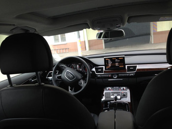 Аренда автомобиля Audi A8 D4 (2014 г.) с водителем 0