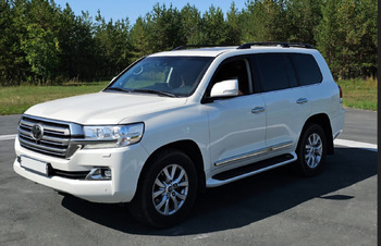 Аренда автомобиля Toyota Land Cruiser 200 с водителем
